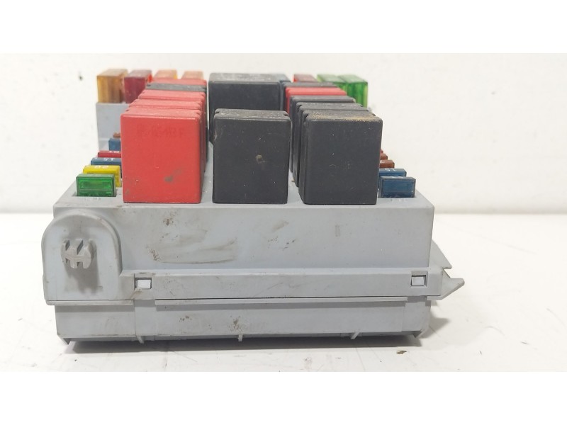 Recambio de caja reles / fusibles para peugeot boxer autobús (230p) 2.8 hdi 4x4 referencia OEM IAM 1332044080  