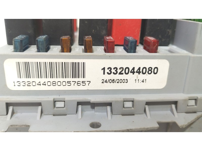 Recambio de caja reles / fusibles para peugeot boxer autobús (230p) 2.8 hdi 4x4 referencia OEM IAM 1332044080  