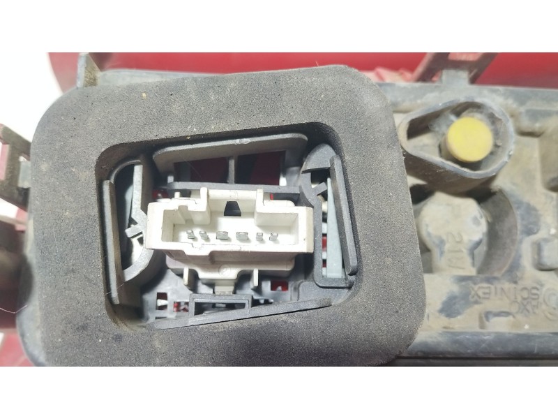 Recambio de piloto trasero izquierdo para peugeot 307 break (3e) 2.0 hdi 110 referencia OEM IAM 557686  