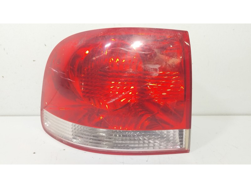 Recambio de piloto trasero izquierdo para volkswagen touareg (7la) tdi r5 referencia OEM IAM 28259002  