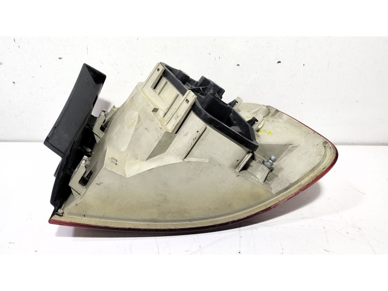 Recambio de piloto trasero izquierdo para volkswagen touareg (7la) tdi r5 referencia OEM IAM 28259002  