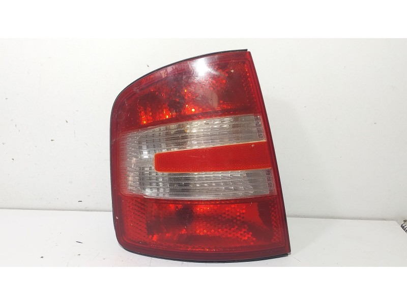 Recambio de piloto trasero izquierdo para skoda fabia i combi (6y5) 1.4 16v referencia OEM IAM 6Y9945095  