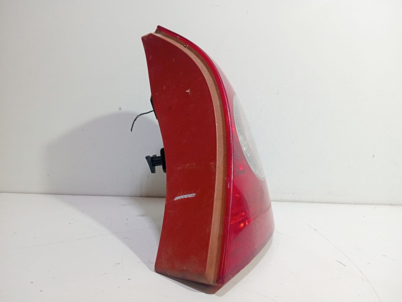 Recambio de piloto trasero derecho para renault clio ii (bb_, cb_) 1.2 (bb0a, bb0f, bb10, bb1k, bb28, bb2d, bb2h, cb0a,... refer