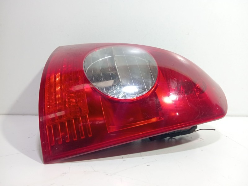 Recambio de piloto trasero derecho para renault clio ii (bb_, cb_) 1.2 (bb0a, bb0f, bb10, bb1k, bb28, bb2d, bb2h, cb0a,... refer