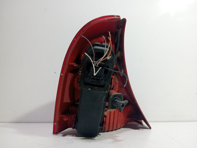 Recambio de piloto trasero derecho para renault clio ii (bb_, cb_) 1.2 (bb0a, bb0f, bb10, bb1k, bb28, bb2d, bb2h, cb0a,... refer