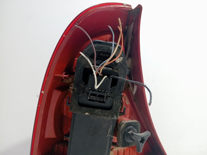 Recambio de piloto trasero derecho para renault clio ii (bb_, cb_) 1.2 (bb0a, bb0f, bb10, bb1k, bb28, bb2d, bb2h, cb0a,... refer