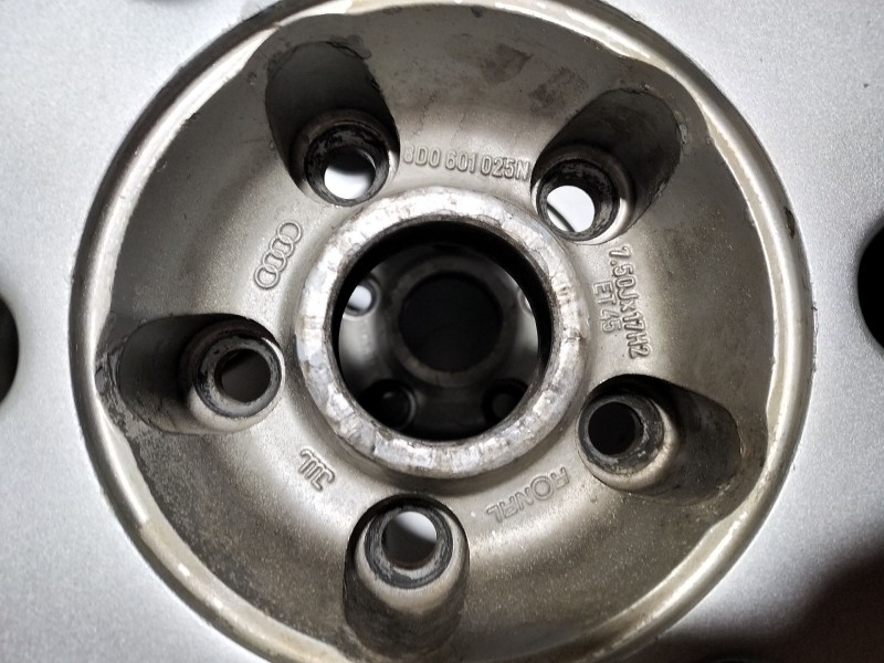 Recambio de juego llantas para audi a4 b6 (8e2) 2.5 tdi quattro referencia OEM IAM 8D0601025N  