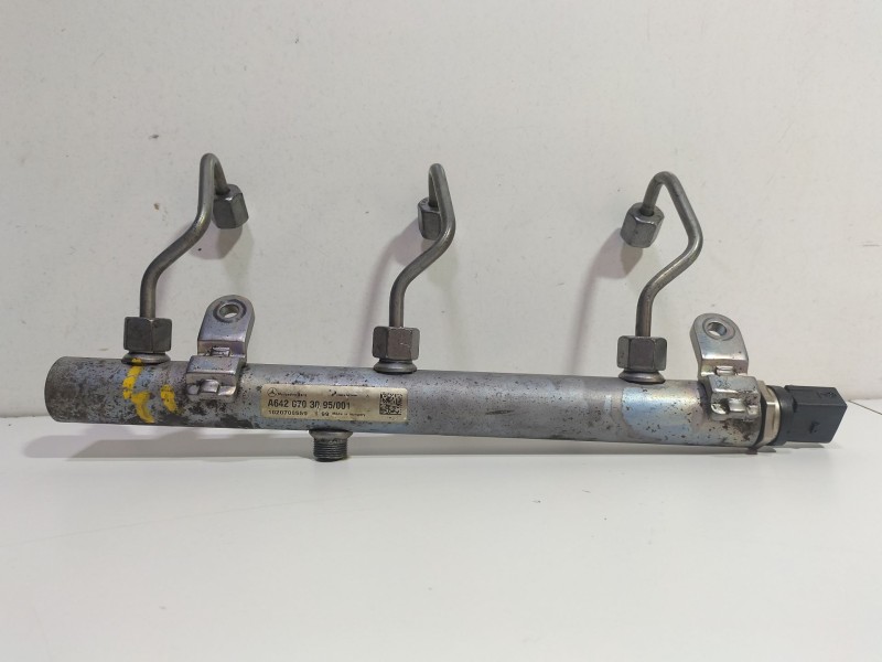 Recambio de rampa inyectora para mercedes-benz clase e (w212) e 350 (212.059) referencia OEM IAM A6420703095  