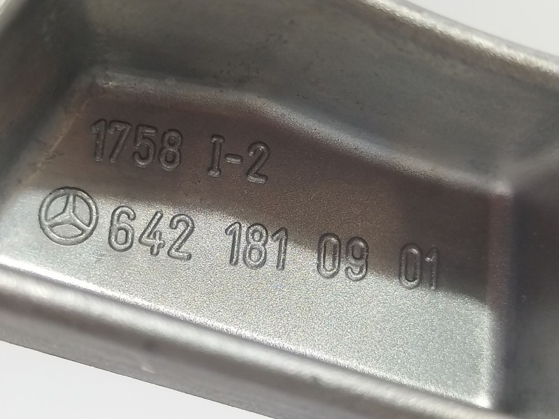 Recambio de bomba aceite para mercedes-benz clase m (w164) 320 / 350 cdi (164.122) referencia OEM IAM A6421810901  