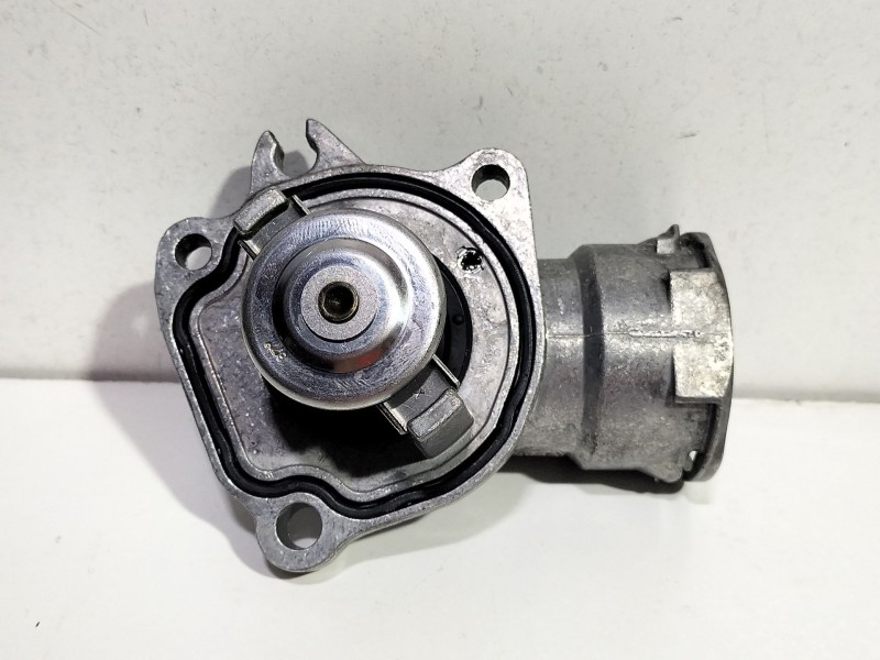 Recambio de termostato para mercedes-benz clase m (w164) 3.0 cdi cat referencia OEM IAM A6422000215  