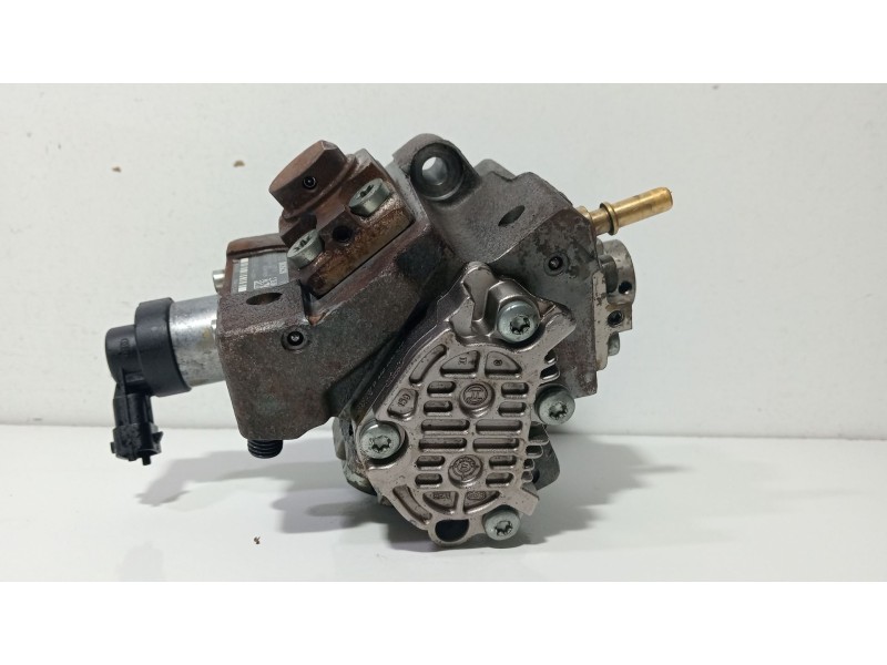 Recambio de bomba inyeccion para renault laguna iii (bt0/1) 2.0 dci (bt0m, bt0n, bt0s, bt19, bt1f) referencia OEM IAM 8200690744