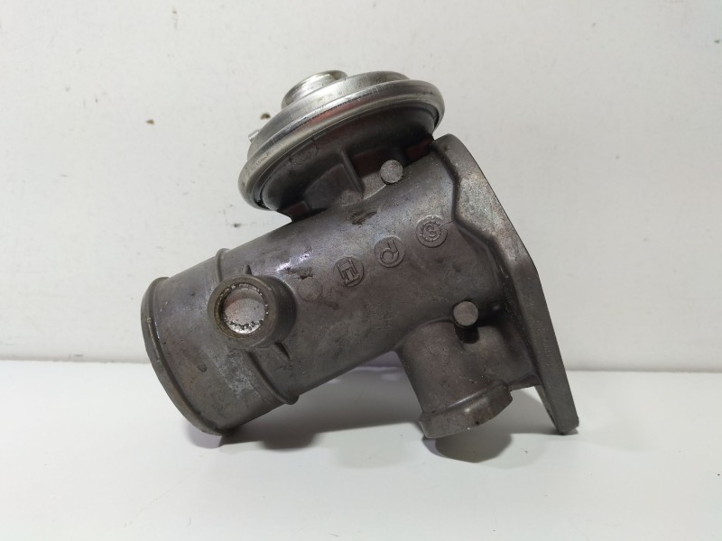 Recambio de valvula egr para mercedes-benz clase c (w204) c 220 cdi (204.008) referencia OEM IAM A6110980417  