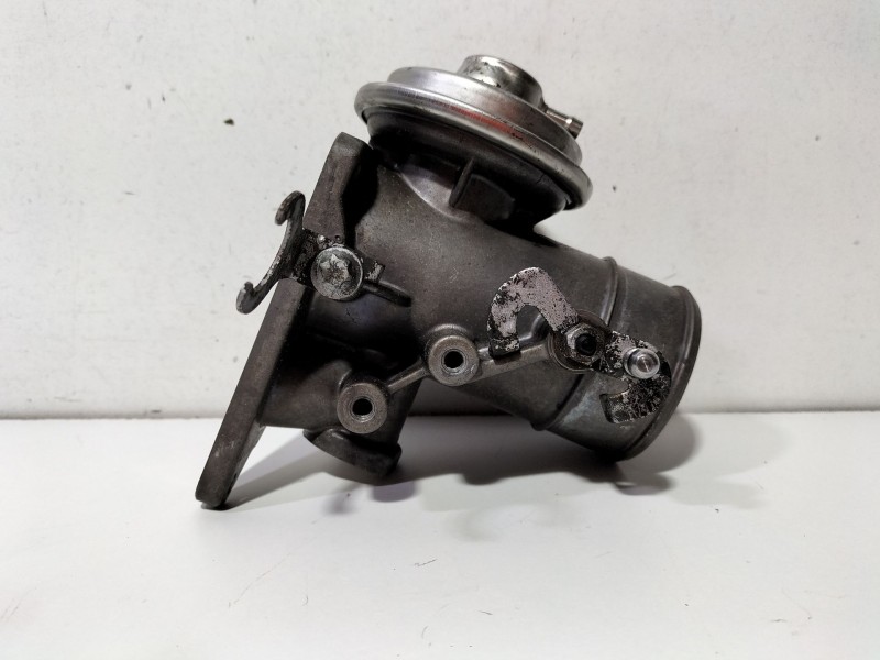 Recambio de valvula egr para mercedes-benz clase c (w204) c 220 cdi (204.008) referencia OEM IAM A6110980417  