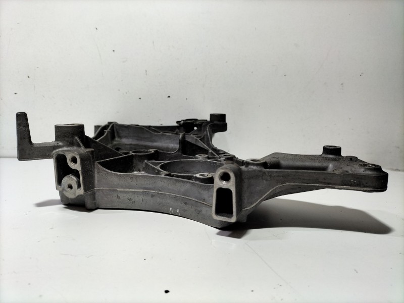 Recambio de soporte alternador para mercedes-benz clase e (w212) e 220 bluetec 4-matic (212.011) referencia OEM IAM A6512011109 