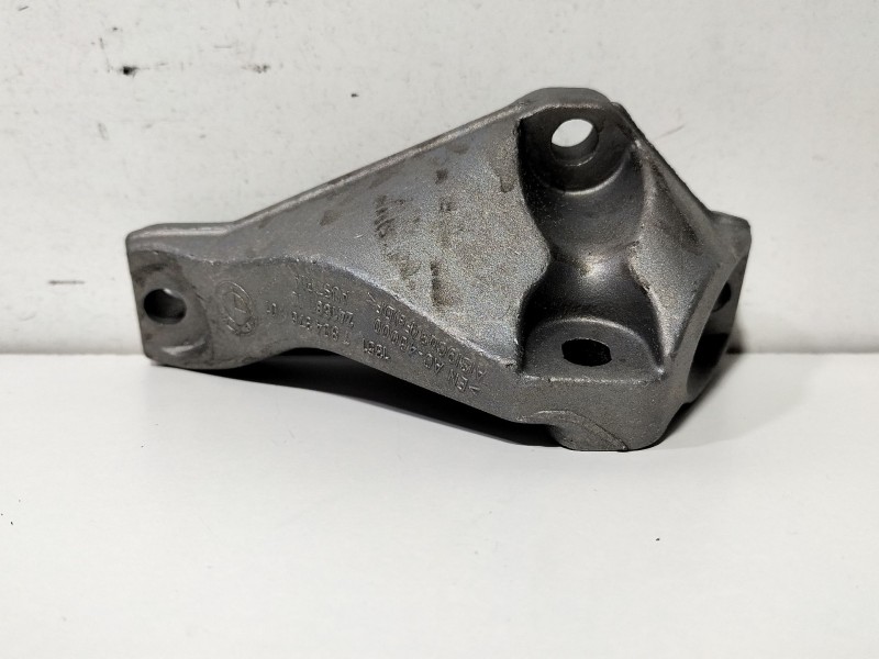 Recambio de soporte motor para bmw serie 3 berlina (e90) 320d referencia OEM IAM 13517804376  