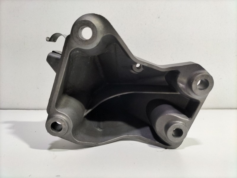 Recambio de soporte motor para bmw serie 1 berlina (e81/e87) 120d referencia OEM IAM 221167819160  