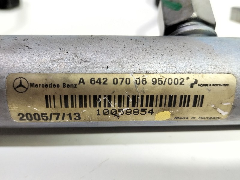 Recambio de rampa inyectora para mercedes-benz clase e (w211) e 320 cdi (211.026) referencia OEM IAM A6420700695  