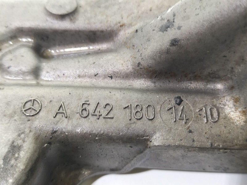 Recambio de soporte filtro aceite para mercedes-benz clase s (w221) berlina 320 / 350 cdi (221.022) referencia OEM IAM A64218014