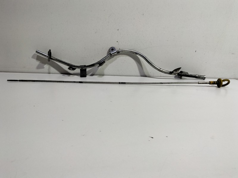 Recambio de varilla aceite para opel zafira b 1.9 cdti referencia OEM IAM 55565756  