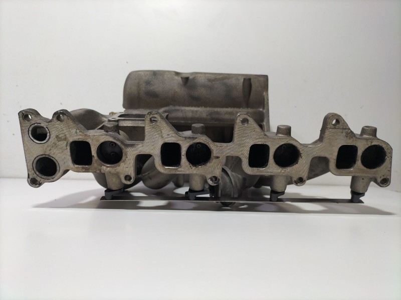 Recambio de colector admision para mercedes-benz clase e (w210) e 200 d (210.003) referencia OEM IAM A6110901537  