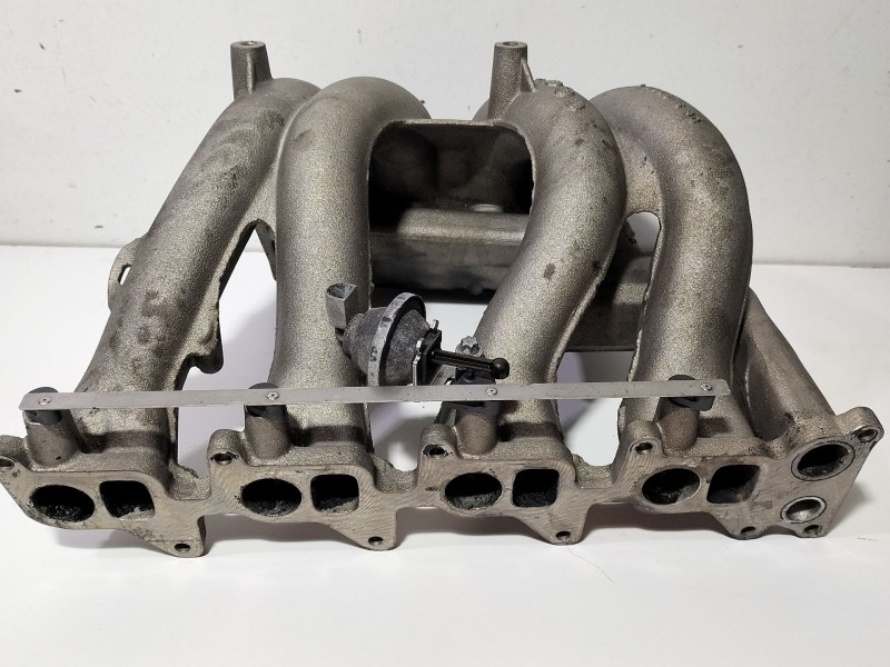 Recambio de colector admision para mercedes-benz clase e (w210) e 200 d (210.003) referencia OEM IAM A6110901537  