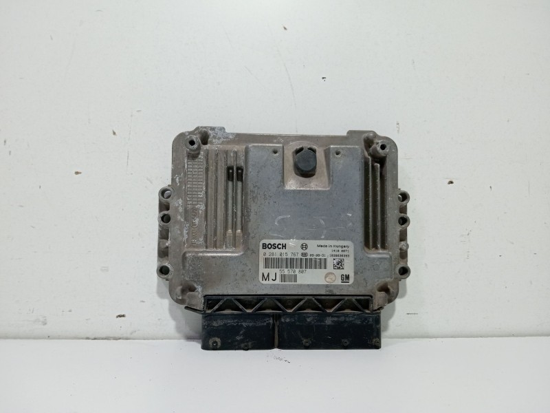Recambio de centralita motor uce para opel zafira / zafira family b (a05) 1.9 cdti (m75) referencia OEM IAM 55570807  