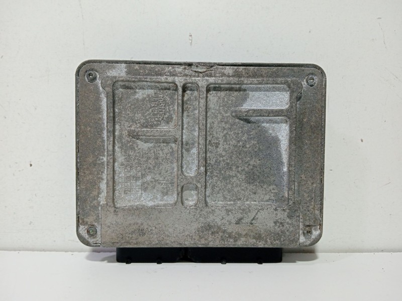 Recambio de centralita motor uce para volkswagen polo (9n1) 1.4 16v referencia OEM IAM 036906034ka  