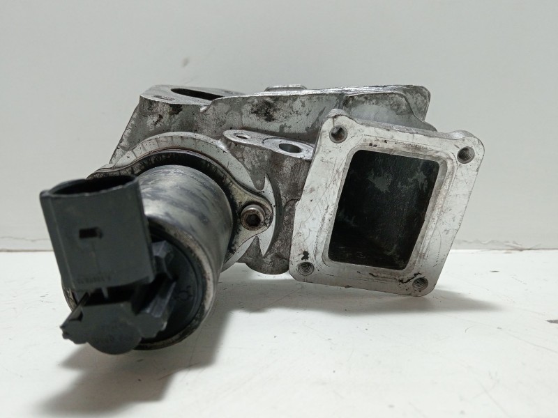 Recambio de valvula egr para renault scenic ii 1.9 dci diesel referencia OEM IAM 70007504  