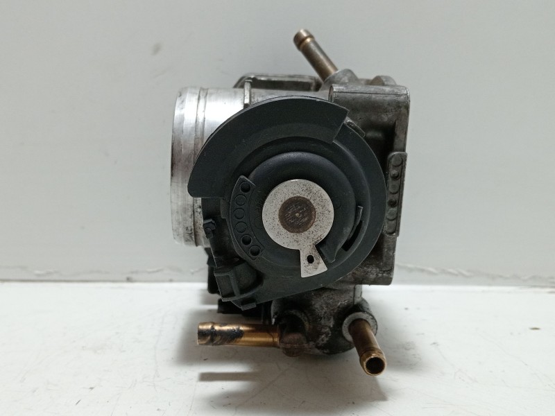 Recambio de caja mariposa para volkswagen golf iv (1j1) 1.6 referencia OEM IAM 06A133064J  