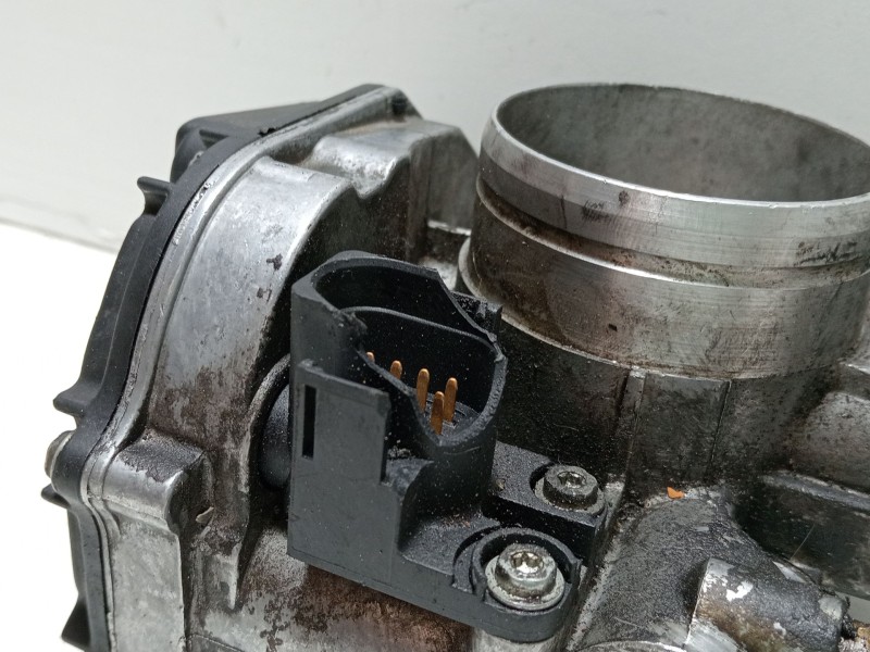 Recambio de caja mariposa para volkswagen golf iv (1j1) 1.6 referencia OEM IAM 06A133064J  