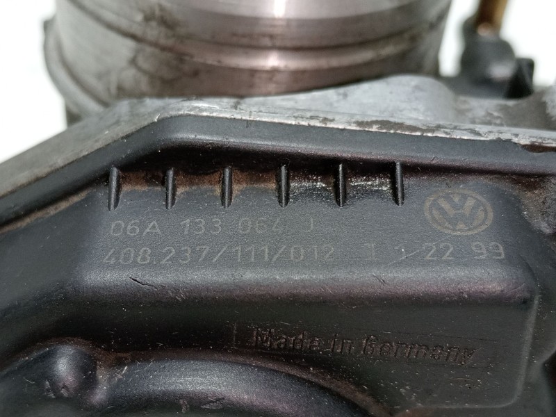 Recambio de caja mariposa para volkswagen golf iv (1j1) 1.6 referencia OEM IAM 06A133064J  