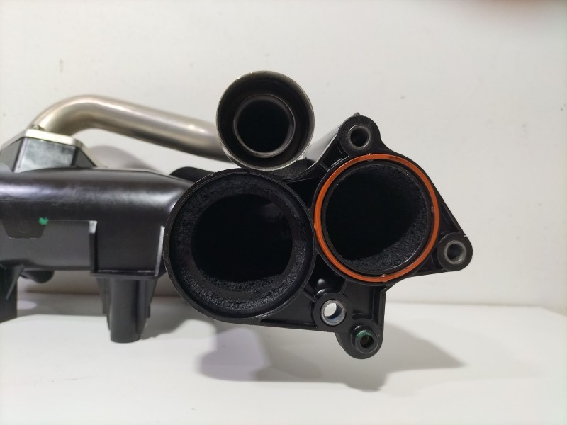 Recambio de tubo para mercedes-benz clase r (w251) 3.0 cdi cat referencia OEM IAM A6420901037  