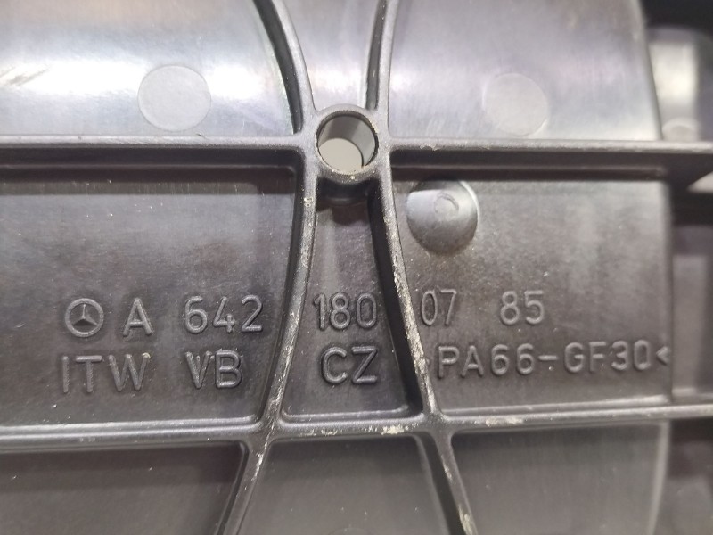 Recambio de carter para mercedes-benz clase e (w211) berlina e 320 cdi (211.026) referencia OEM IAM A6421800785  