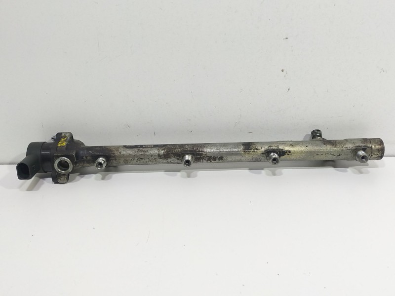 Recambio de rampa inyectora para mercedes-benz sprinter 02.00  caja cerrada 311 cdi (903.661-662) referencia OEM IAM 0445214064 