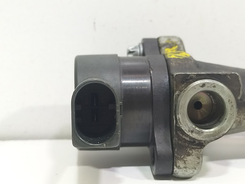 Recambio de rampa inyectora para mercedes-benz sprinter 02.00  caja cerrada 311 cdi (903.661-662) referencia OEM IAM 0445214064 