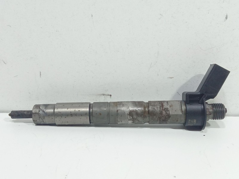 Recambio de inyector para bmw serie 3 berlina (e90) 320d referencia OEM IAM 779787705  