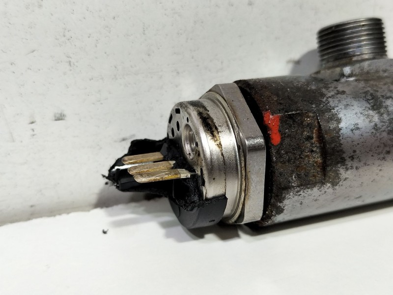 Recambio de rampa inyectora para bmw serie 3 berlina (e90) 320d referencia OEM IAM 0445214183  