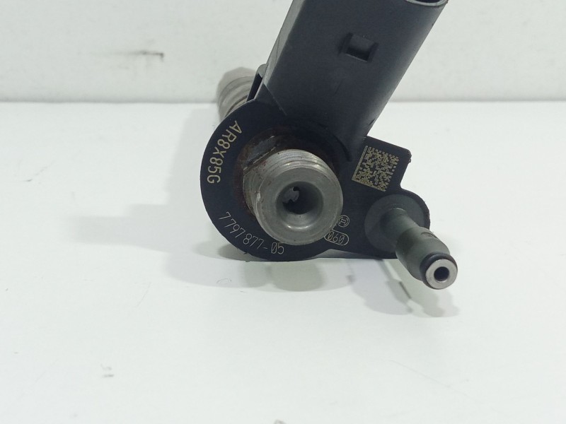 Recambio de inyector para bmw serie 3 berlina (e90) 320d referencia OEM IAM 779787705  