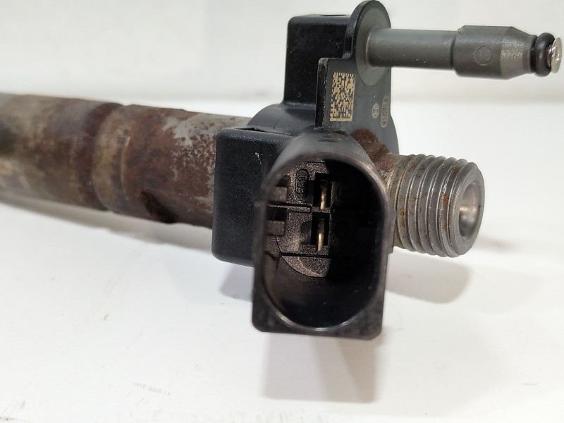 Recambio de inyector para bmw serie 3 berlina (e90) 320d referencia OEM IAM 779787705  