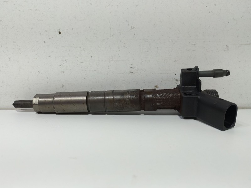 Recambio de inyector para bmw serie 3 berlina (e90) 320d referencia OEM IAM 779787705  