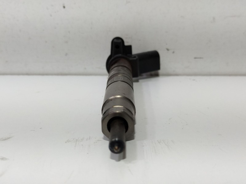 Recambio de inyector para bmw serie 3 berlina (e90) 320d referencia OEM IAM 779787705  