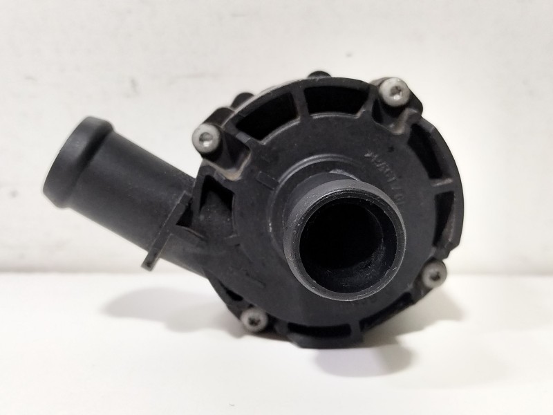 Recambio de bomba agua para audi a1 (8x1, 8xk) 1.4 tdi referencia OEM IAM 0392023209  