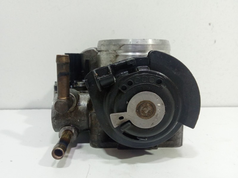 Recambio de caja mariposa para audi a3 (8l1) 1.6 referencia OEM IAM 06A133064J  