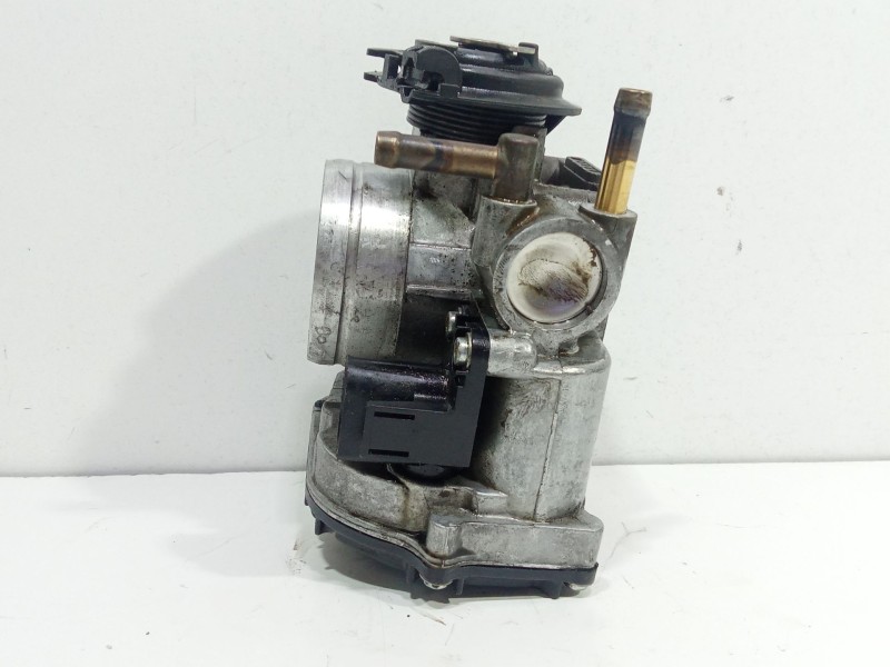 Recambio de caja mariposa para audi a3 (8l1) 1.6 referencia OEM IAM 06A133064J  