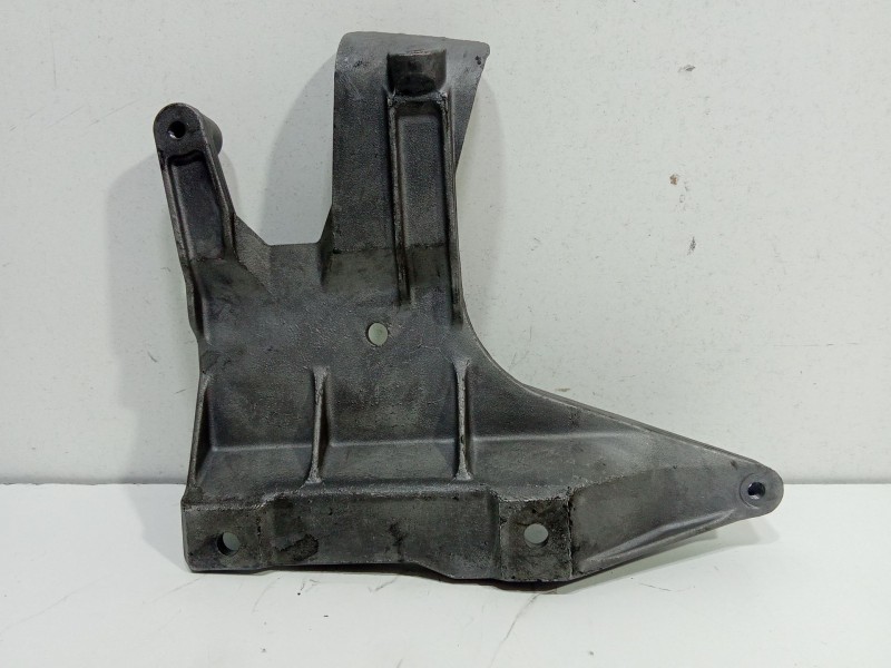 Recambio de soporte motor para audi a4 b7 avant (8ed) 2.0 tdi 16v referencia OEM IAM 03G131159B  
