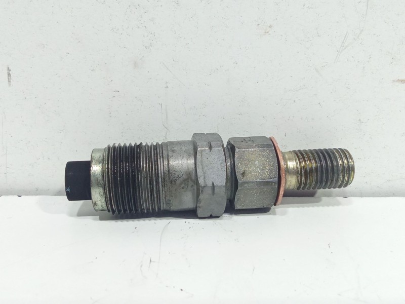 Recambio de inyector para nissan terrano ii (r20) 2.7 td 4wd referencia OEM IAM 0050T  