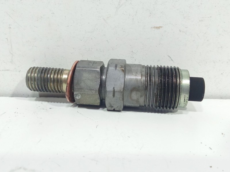 Recambio de inyector para nissan terrano ii (r20) 2.7 td 4wd referencia OEM IAM 0050T  