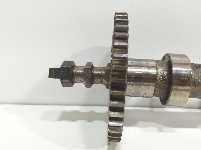 Recambio de arbol de levas para ssangyong kyron 2.7 xdi 4x4 referencia OEM IAM R6120510101  