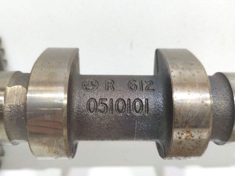 Recambio de arbol de levas para ssangyong kyron 2.7 xdi 4x4 referencia OEM IAM R6120510101  