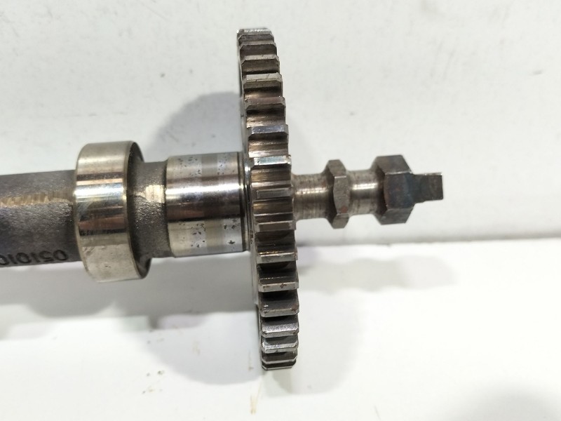 Recambio de arbol de levas para ssangyong kyron 2.7 xdi 4x4 referencia OEM IAM R6120510101  